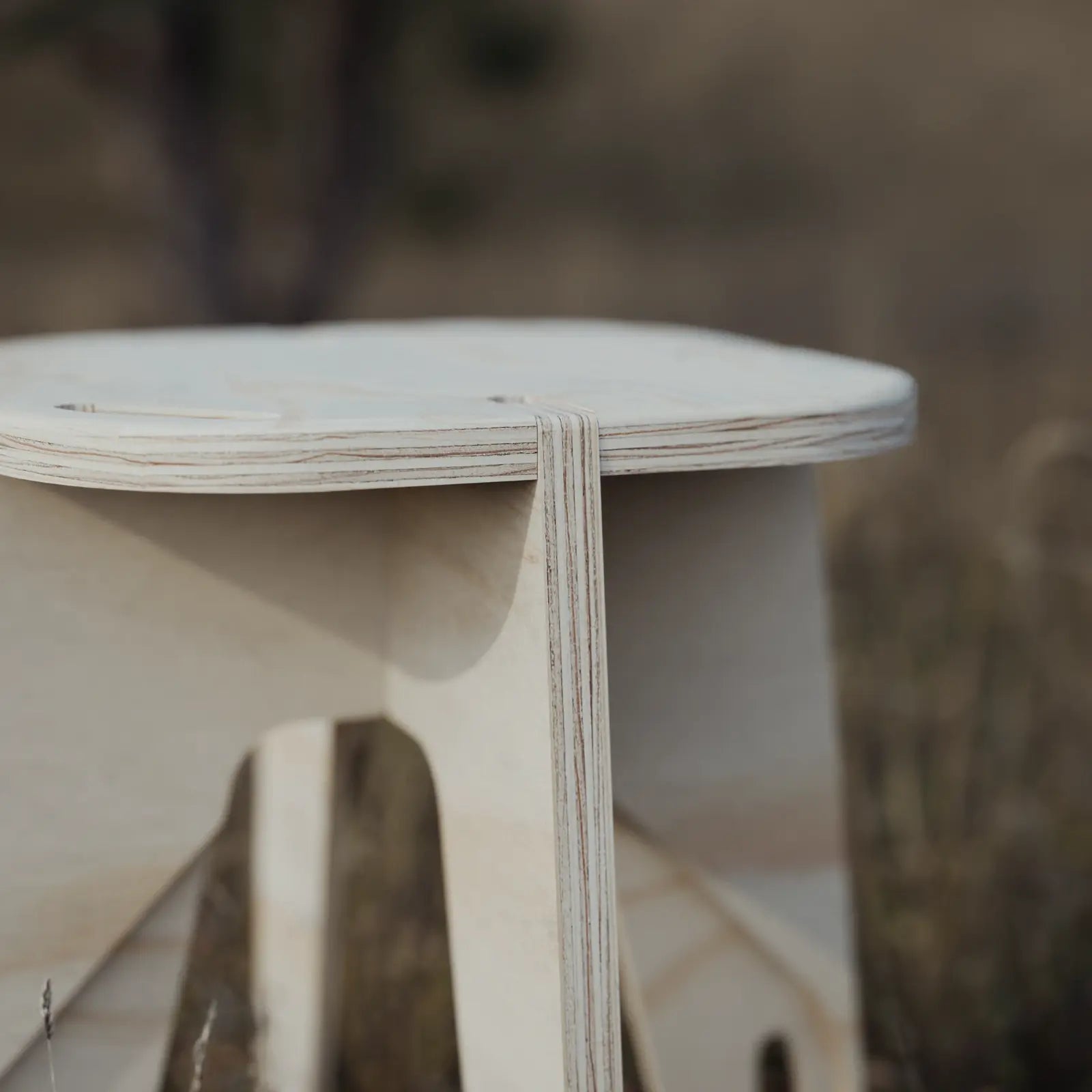 Taburete camper Portitxol de madera plegable - vista lateral