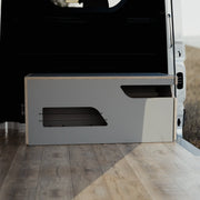 Cocina camper Tramuntana gris - vista tres cuartos furgoneta